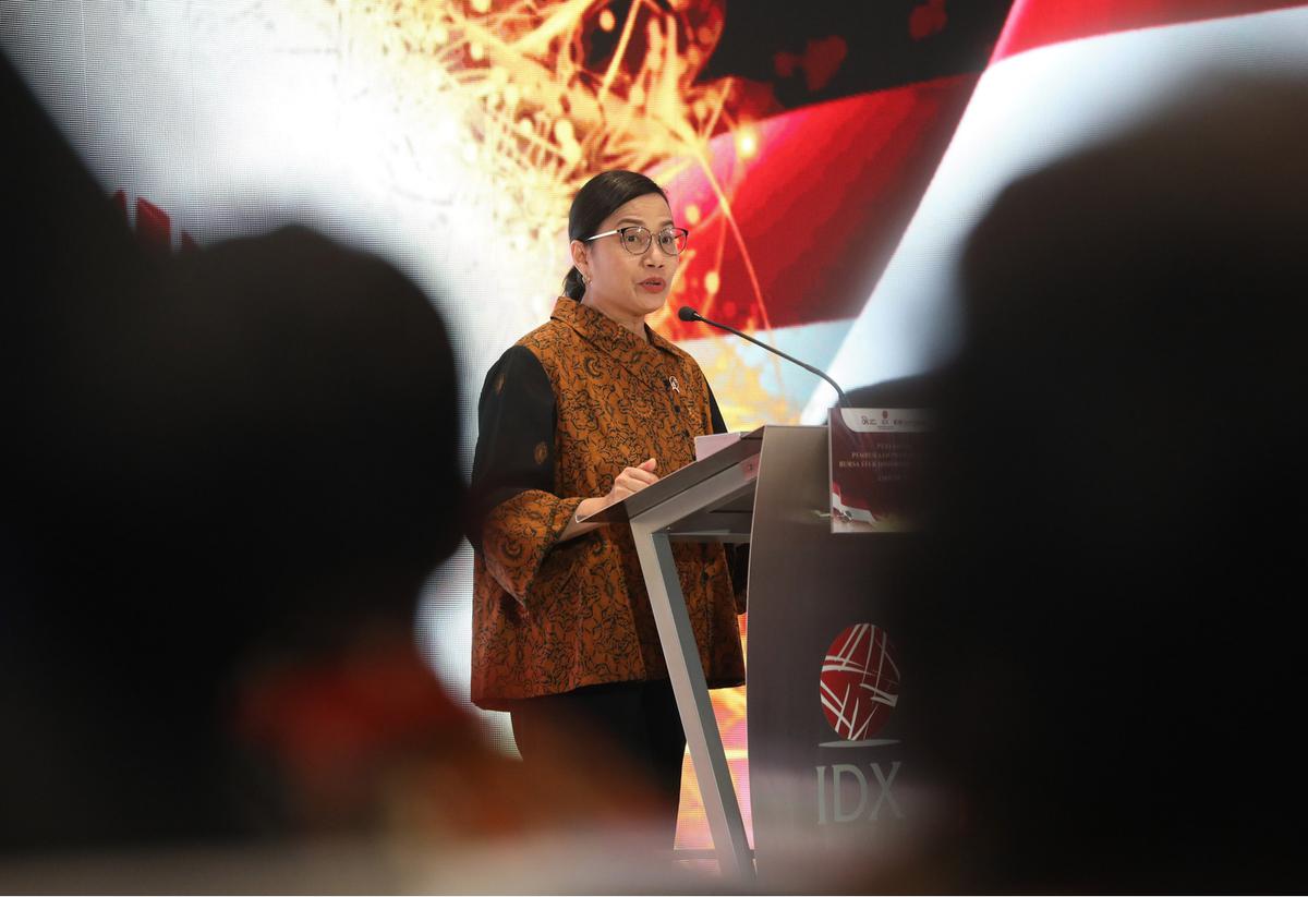 Menkeu Sri Mulyani buka perdagangan bursa tahun 2025