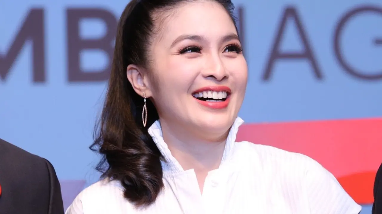[Fimela] Sandra Dewi