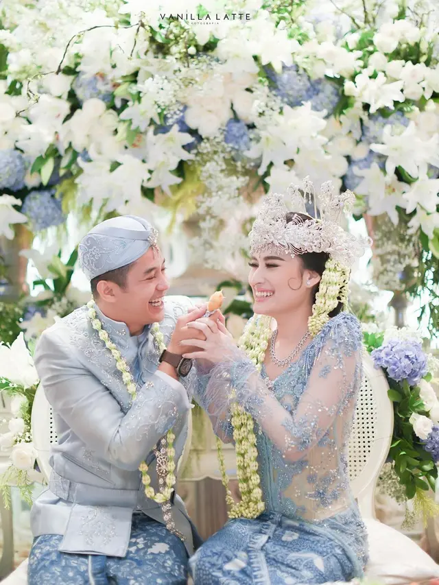 [Fimela] Angbeen Rishi dan Adly Fairuz