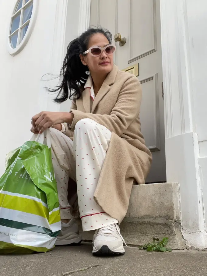 Tampil Stylish, Ini 7 Gaya Donna Harun saat di London yang Curi Perhatian