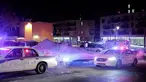  Petugas berjaga di dekat sebuah masjid usai penembakan di Quebec City, Kanada (29/1). Sekitar tiga orang bersenjata menembaki sekitar 40 orang di dalam Pusat Kebudayaan Islam Quebec City. (The Canadian Press/Francis Vachon)