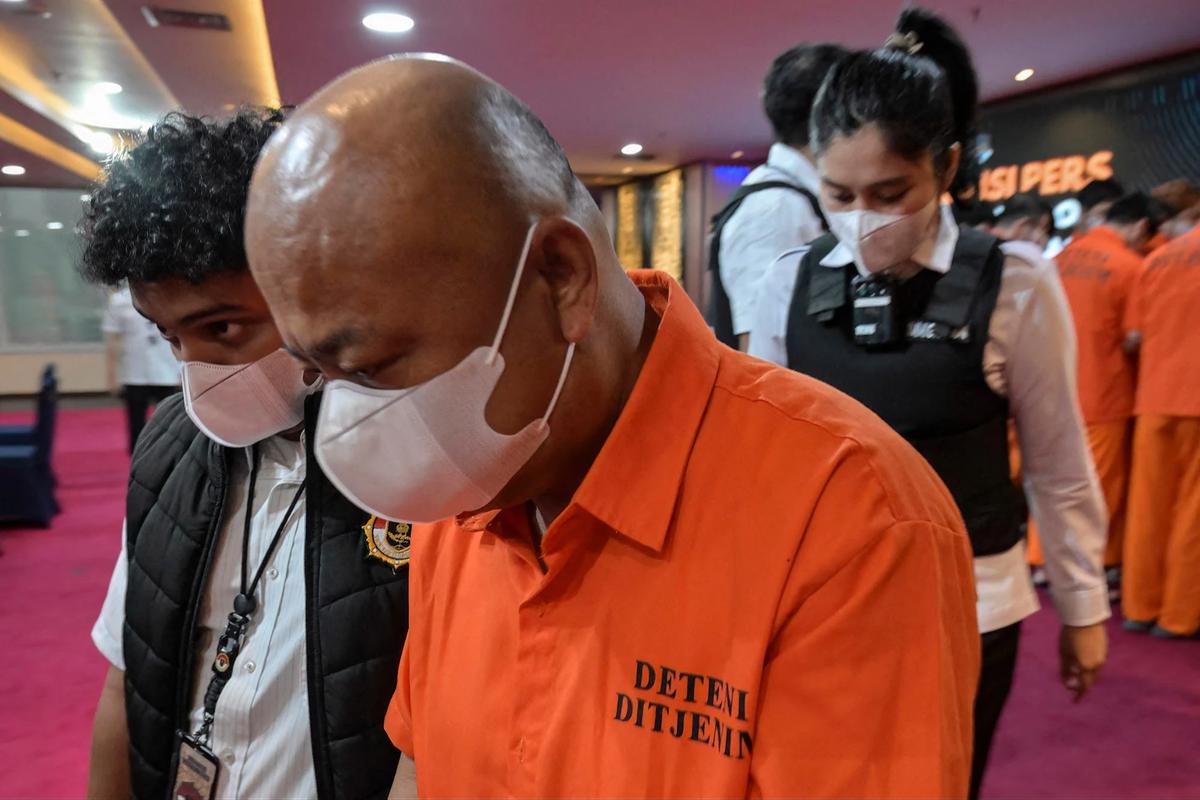 FOTO: Markas Palsu Polisi China Terbongkar di Indonesia, 27 WNA Terancam Dideportasi