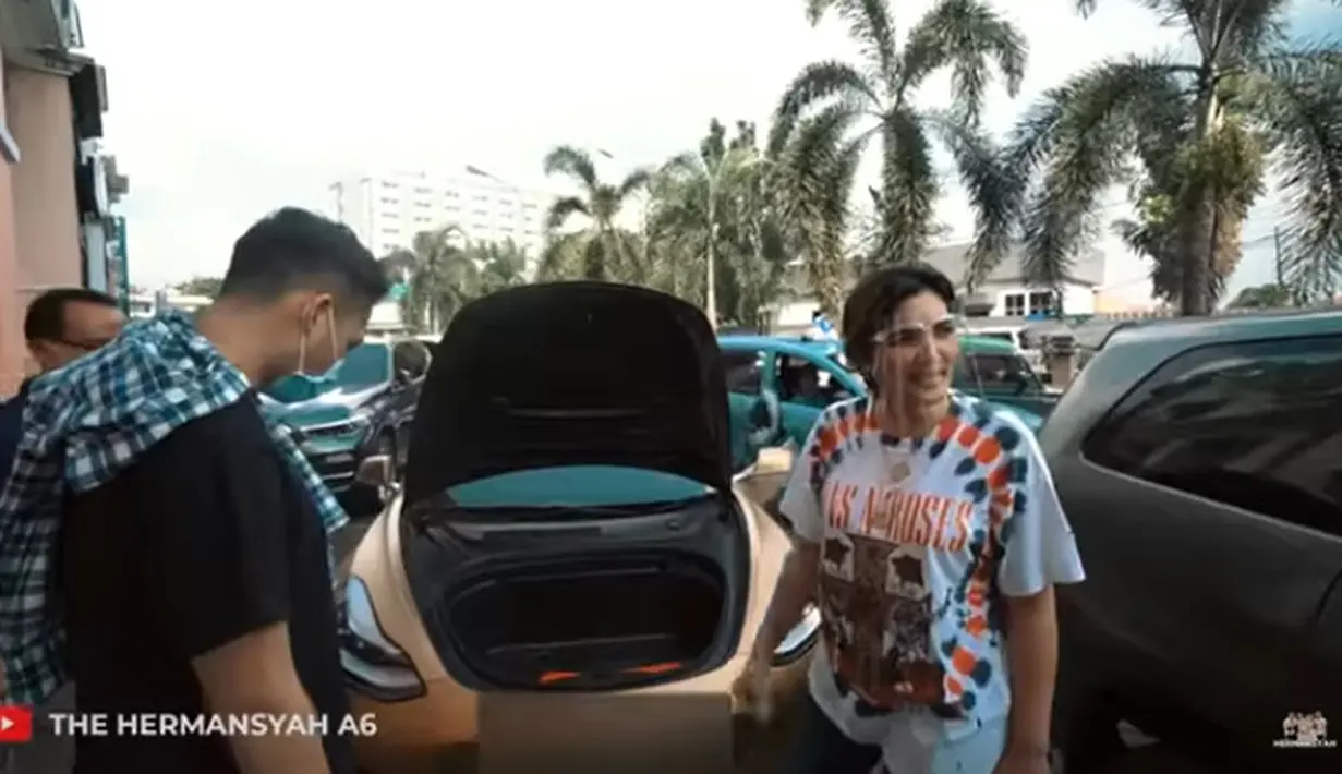 Azriel Hermansyah dan Ashanty (Youtube/ The Hermansyah A6)