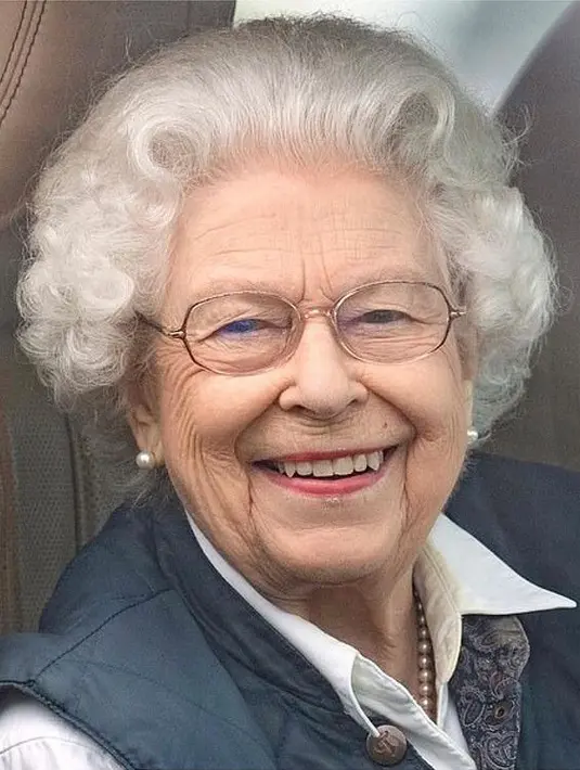 Ratu Elizabeth baru saja menghadiri Royal Windsor Horse Show di halaman Windsor Castle, kemarin (3/7). (Foto: Instagram/william_catherine82)