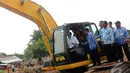 Jokowi mengatakan bahwa dengan adanya waduk Kp.Rambutan mampu mengurangi banjir Ibu Kota yang disebabkan luapan Kali Cipinang (Liputan6.com/Andrian M Tunay).