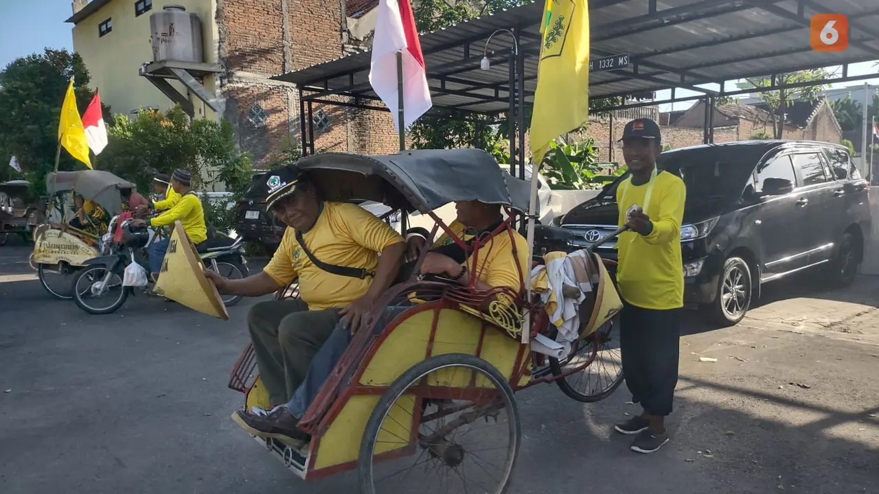 Daftar ke KPU Naik Becak, Bacaleg Golkar dapat Ucapan Terima Kasih dari Masyarakat