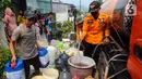BPBD Kabupaten Bogor telah melakukan penanganan dengan mendistribusikan air bersih sebanyak 2 juta liter. (merdeka.com/Arie Basuki)
