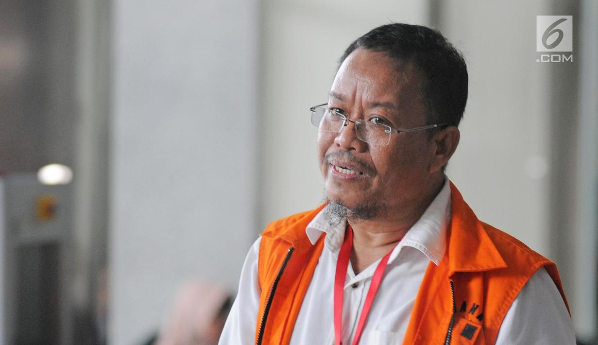 Tersangka penerima dugaan suap anggota DPRD Provinsi Jambi, Supriyono berada di Gedung KPK untuk menjalani pemeriksaan, Jumat (9/2). (Liputan6.com/Herman Zakharai)