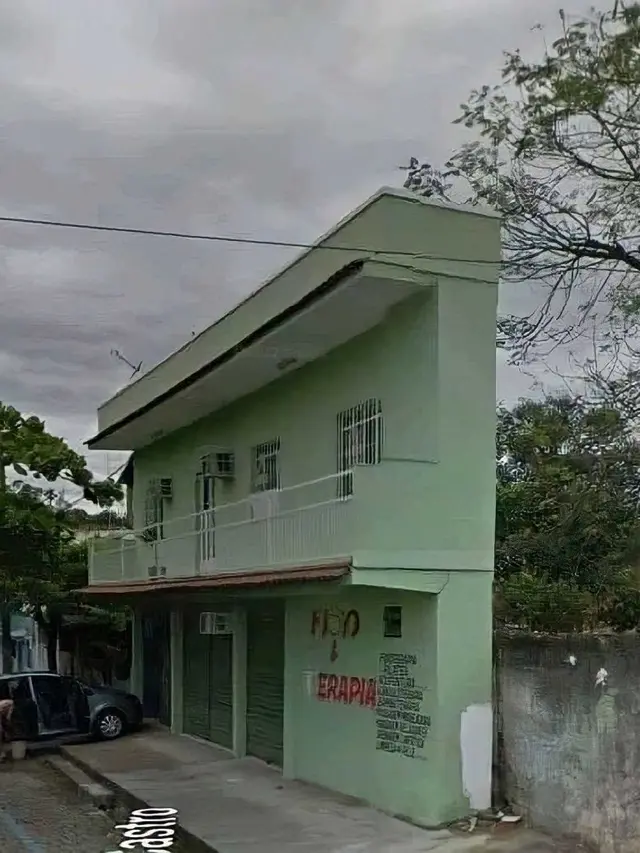 7 Potret Tampak Depan Rumah Ini Absurd, Pasti Bikin Bingung Tamu yang Datang