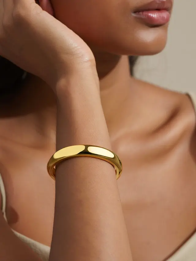 Model Gelang Emas 24 Karat 35 Gram dengan Gaya Tradisional