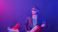 Hizrah Bacan Kembali dengan Single Resesi Dunia, Mengobati Kerinduan Penggemar Bersama Lagu Karya Mara Karma
