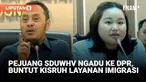Komisi XIII DPR menggelar rapat dengan para pejuang Surat Dukungan untuk Work and Holiday Visa (SDUWHV) 2025 di Komplek Parlemen, Jakarta, Senin, 24 November 2025. Mereka protes terkait layanan Imigrasi yang membuat sejumlah pejuang gagal mendapatkan...