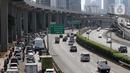 Kepadatan arus lalu lintas jalan Jenderal Gatot Subroto, Jakarta, Jumat (6/8/2021). Dirlantas Polda Metro Jaya mencatat, pada pelaksanaan PPKM level 4 minggu kedua terdapat kenaikan mobilitas warga Jakarta sebesar 26 persen dibanding saat PPKM Darurat dan PPKM Mikro. (Liputan6.com/Helmi Fithriansyah