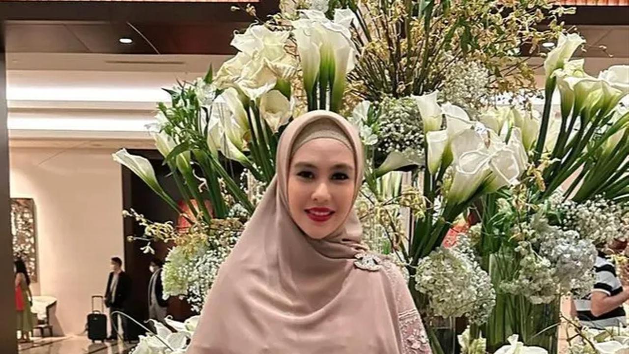 Potret Rumah Masa Kecil Kartika Putri, Mewah Banget dengan Aksen Emas yang Menghadirkan Kesan Elegan