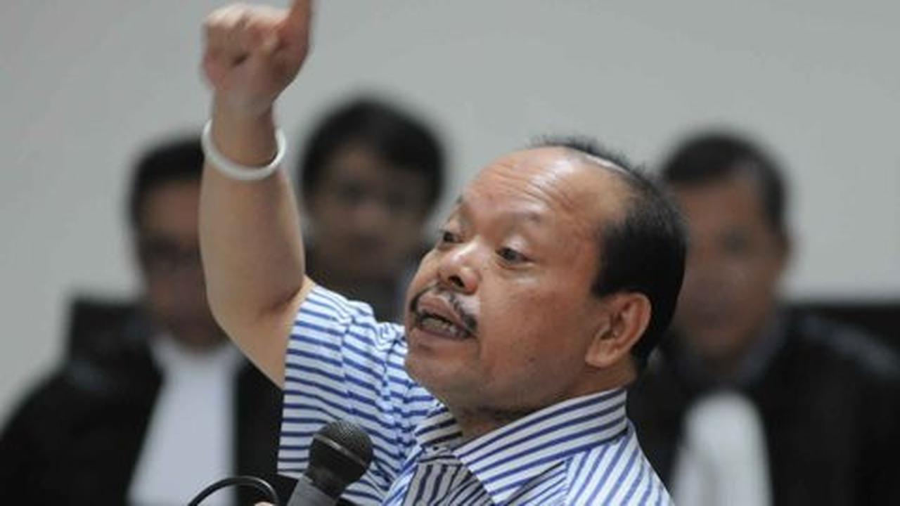 Ekspresi marah Sutan Bhatoegana saat bersaksi di sidang kasus ESDM