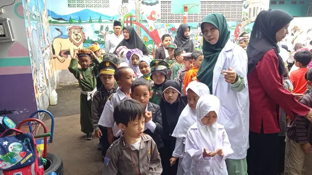 Siswa-Siswi Ar Royyan Kalimulya Depok