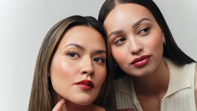 Raine Beauty Hadirkan Lip Hug Cashmere Kiss: Creamy Color Balm dengan Pigmentasi Tinggi dan Hidrasi Selembut Cashmere
