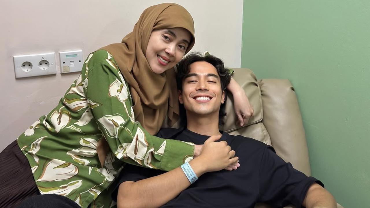 Unggah Foto Lagi Diinfus, Vidi Aldiano Pulang Umrah Langsung Spa Day