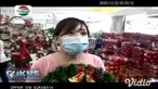 Natal tak bisa dilepaskan dari tradisi menghias rumah dengan berbagai pernik natal. Tak heran, toko yang menjual pernak-pernik natal selalu diserbu pengunjung jelang perayaan natal.
