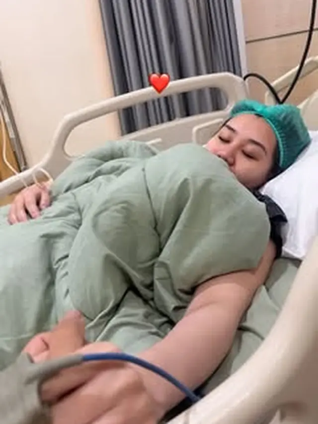 Pesona Bumil Glowing Aaliyah Massaid Jelang Melahirkan Anak Pertama, Tampak Berseri Meski Tanpa Makeup