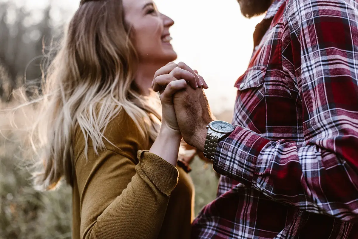 [Bintang] Kata Astrologer: Tak Bisa Jomblo, 5 Zodiak Ini Punya Pacar Terus