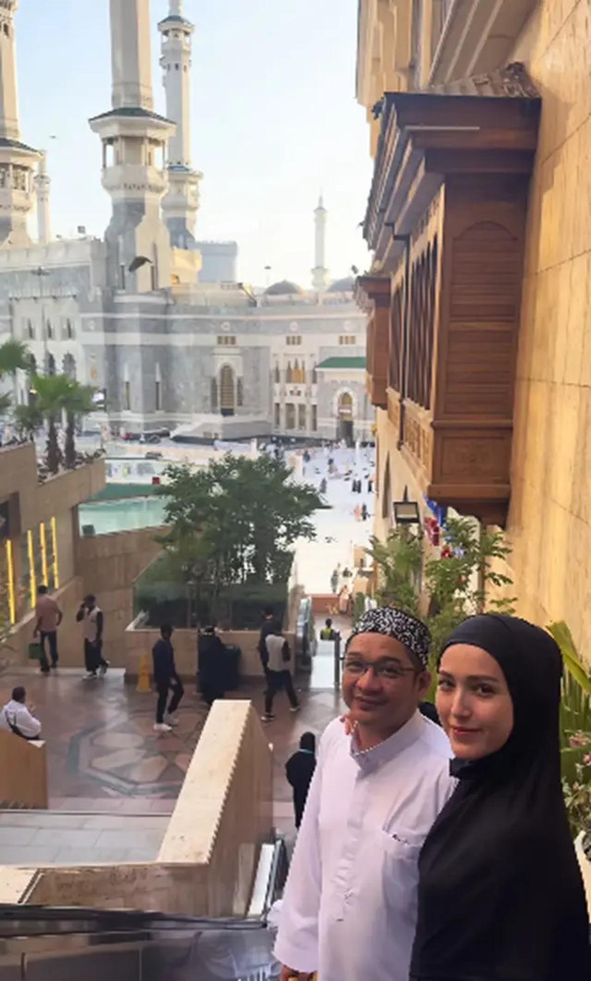 Potret Kebersamaan Pasha Ungu dan Adelia Jalani Ibadah Haji di 2025, Penuh Kehangatan