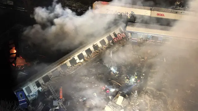 Dua kereta api bertabrakan di Yunani