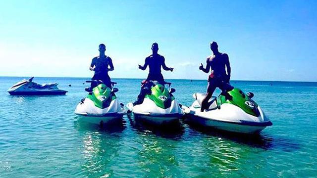 Sergio van Dijk dan Raphael Maitimo