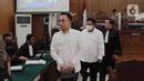 Terdakwa Ricky Rizal dan Kuat Ma'ruf menjalani sidang lanjutan pemeriksaan saksi kasus pembunuhan berencana Brigadir Yosua Hutabarat atau Brigadir J di Pengadilan Negeri Jakarta Selatan, Senin (7/11/2022). Tiga terdakwa yaitu, Richard Eliezer Pudihang Lumiu atau Bharada E, Ricky Rizal, dan Kuat Ma'ruf dihadirkan bersama dalam persidangan hari ini. (Liputan6.com/Johan Tallo)