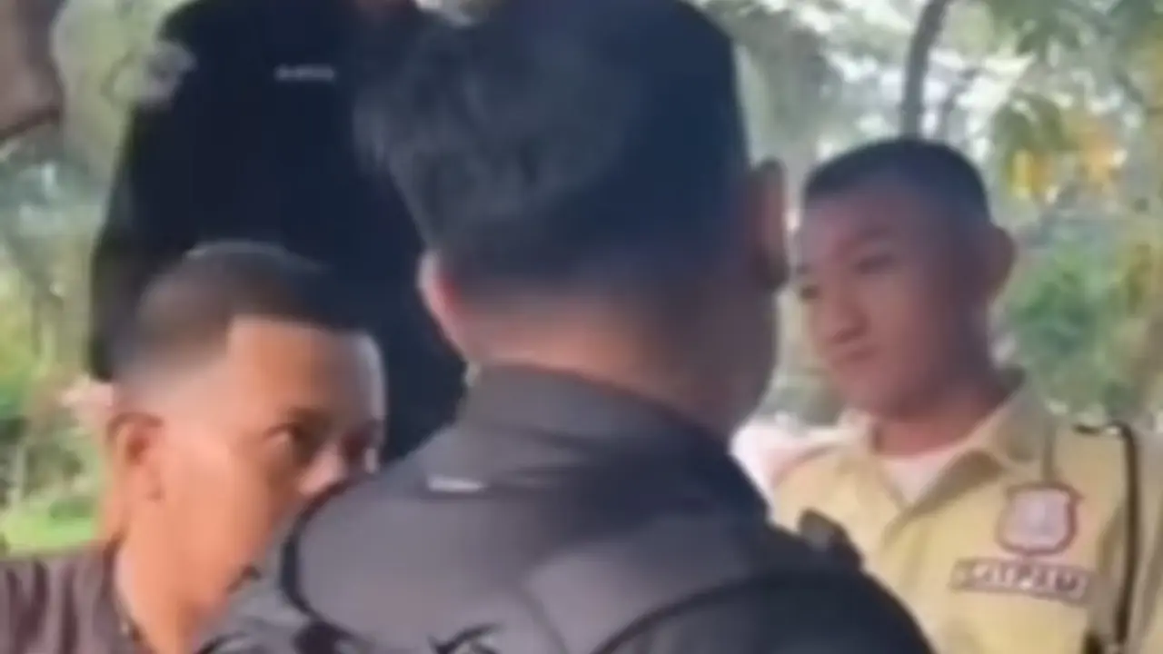 Cekcok Sekuriti dengan fotografer