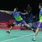 Aksi Tontowi Ahmad/Lilyana Natsir melawan Hafiz Faizal/Gloria Emanuelle pada semifinal Indonesia Open 2018 di Istora Senayan, Jakarta, (7/6/2018). Tontowi/Liliyana menang 21-18, 21-8. (Bola.com/Nick Hanoatubun)