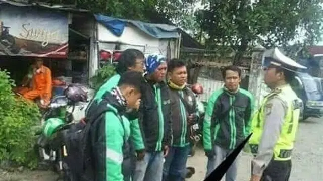 Kena Tilang, 6 Reaksi Driver Ojek Online Ini Malah Bikin Ngakak