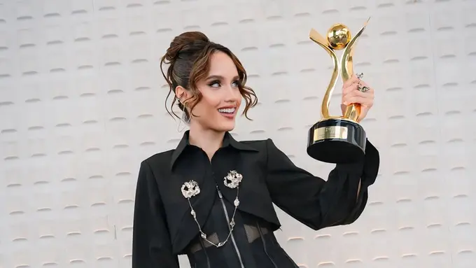 Vintage is Back! Tren Aksesori 2026 Diramaikan Bros Sebagai Statement Gaya