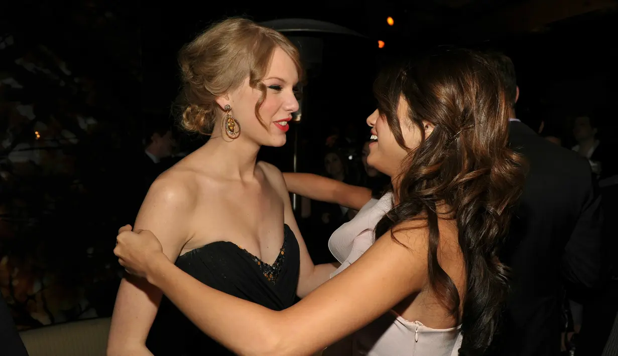 Jadi, siapa yang percaya kalau persahabatan Selena Gomez dan Taylor Swift sudah berakhir? (JOHN SHEARER / GETTY IMAGES NORTH AMERICA / AFP)