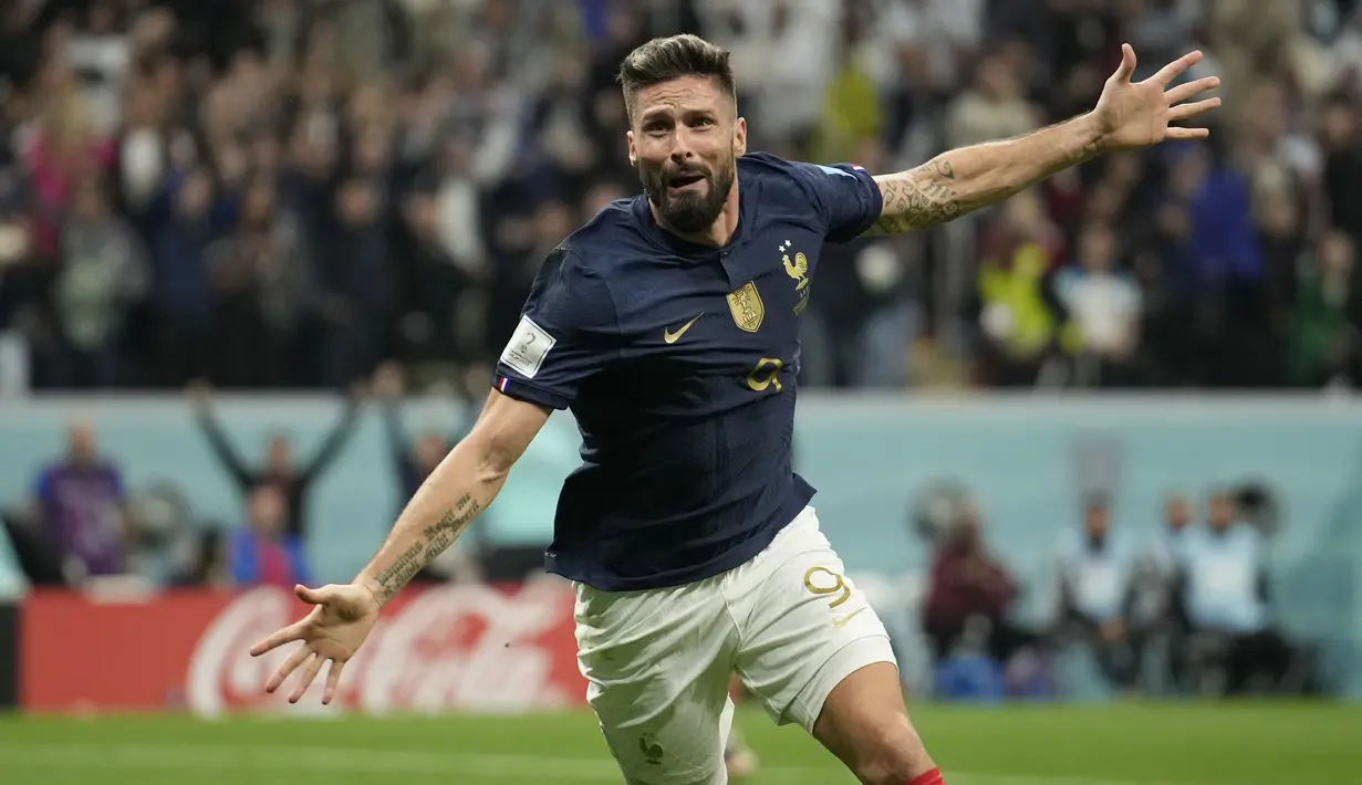Top skor sepanjang masa timnas Prancis yang juga jebolan akademi Grenoble, Olivier Giroud pada musim panas 2008 baru saja pulang dari masa peminjaman semusim ke Istres. (AP Photo/Christophe Ena)