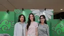 Cathy Sharon juga tampak manis dengan mini dress dan t-shirt. Gaya casual yang dihadirkan menampilkan kesan yang begitu feminin.  [Foto: Istimewa.dok]
