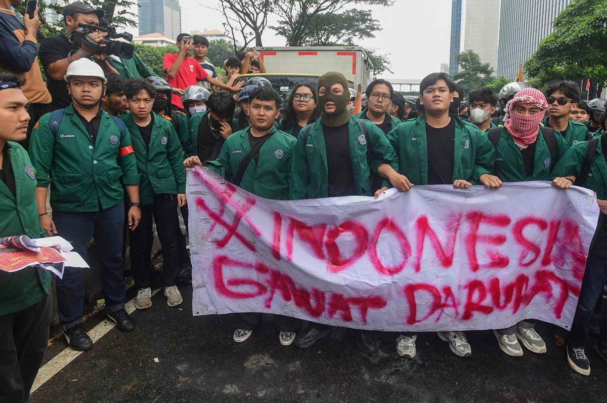 FOTO: Mahasiswa  Gelar Aksi di Jalan Sudirman Jakarta  Suarakan Sejumlah Isu Nasional
