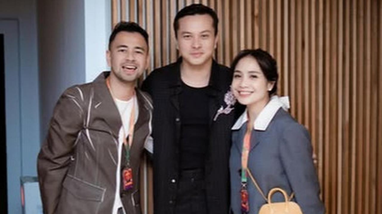 Potret Cantik Menggemaskan Nagita Slavina Bergaya Bak Anak Sekolah saat Nonton Konser Melly Goeslaw di Malaysia