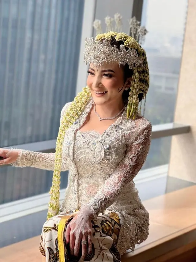 10 Tahun Menjanda, Kiki Amalia Tampil Ayu Pakai Kebaya Adat Sunda saat Dipersunting Pengusaha Kalimantan