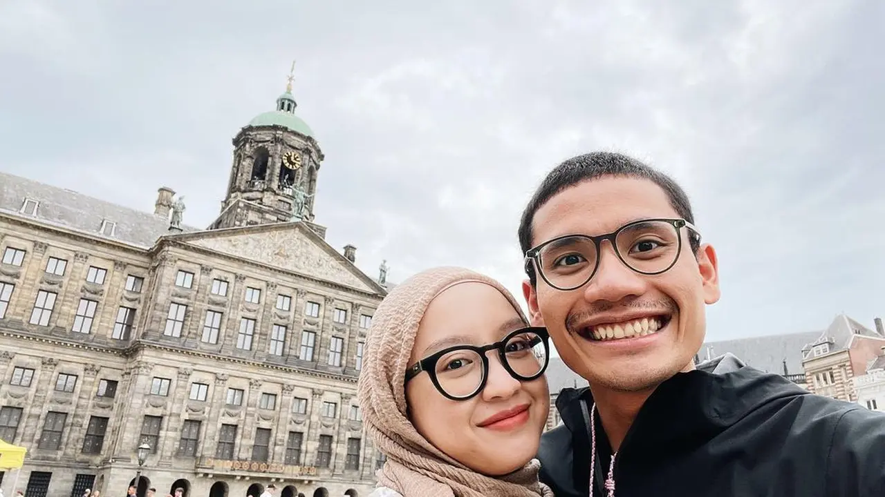 6 Potret Romantis YouTuber Gita Savitri dan Paul Andre, Pasangan yang Kini Jadi Sorotan
