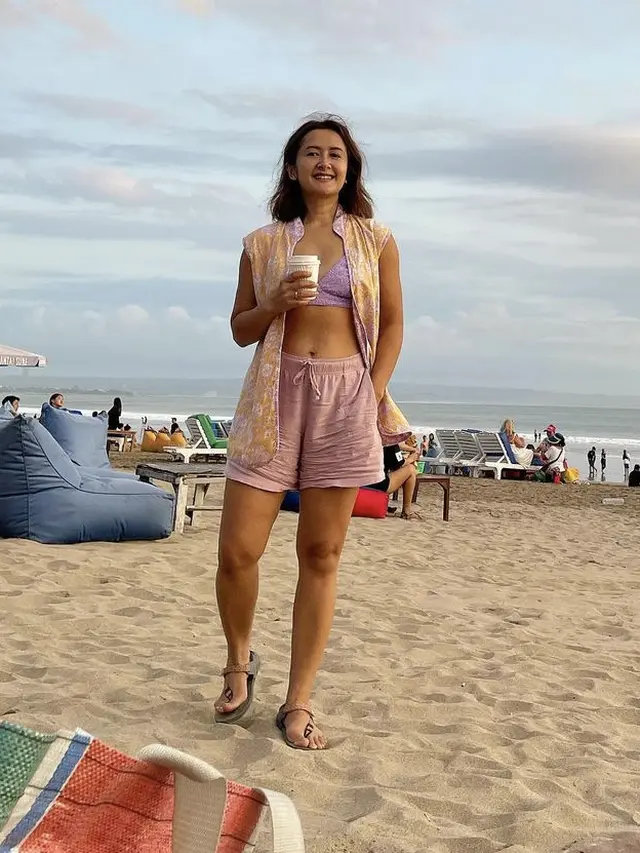 Pesona Widi Be3 yang Kini Sedang Hamil di Usia 43 Tahun (Sumber: Instagram/widimulia)