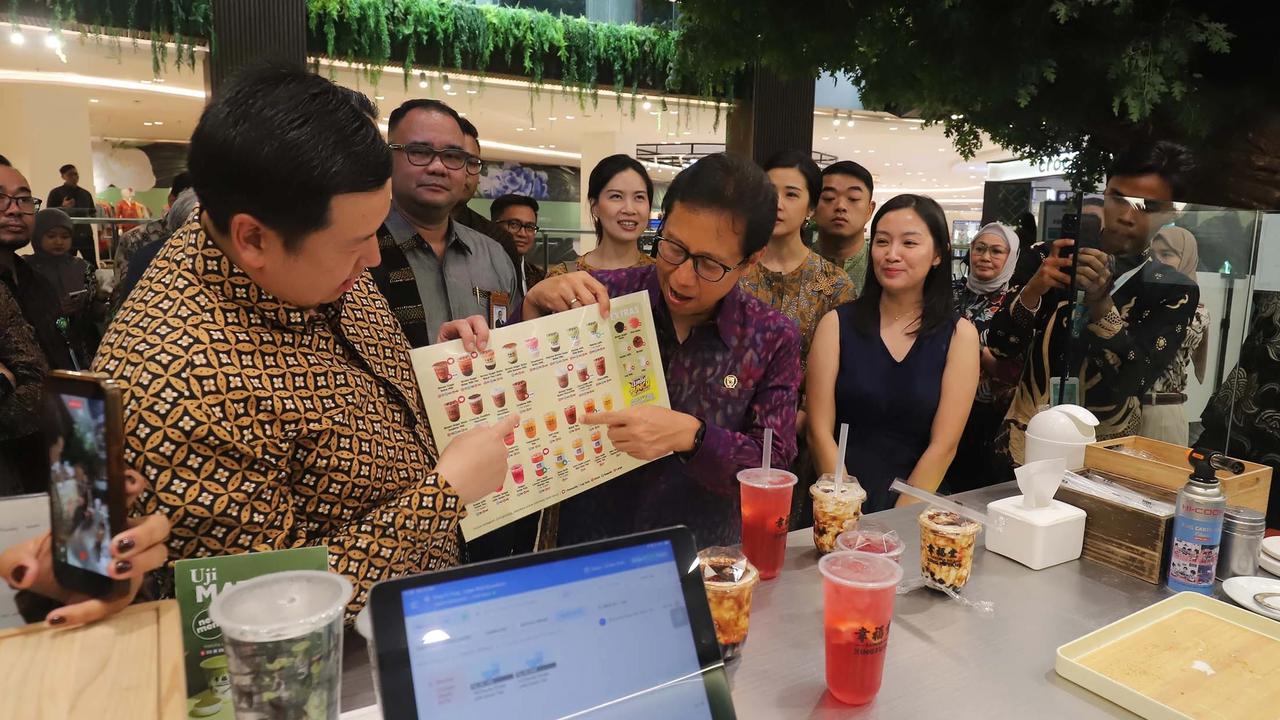 FOTO: Menkes Kenalkan Label “Nutri-Level”, Panduan Baru Memilih Minuman Lebih Sehat