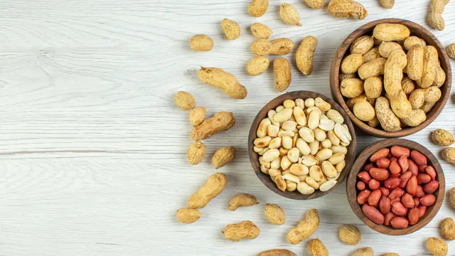 Ilustrasi kacang-kacangan (Foto: Freepik/KamranAydinov)