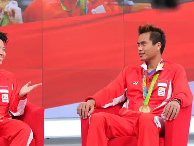Atlet penyumbang medali emas bagi Indonesia di Olimpiade 2016 Rio de Janeiro Tontowi Ahmad/Liliyana Natsir saat berbagi cerita keseruan bersama SCTV dan Liputan6.com di Gedung SCTV Tower, Jakarta, Kamis (25/8).  (Liputan6.com/Angga Yuniar)