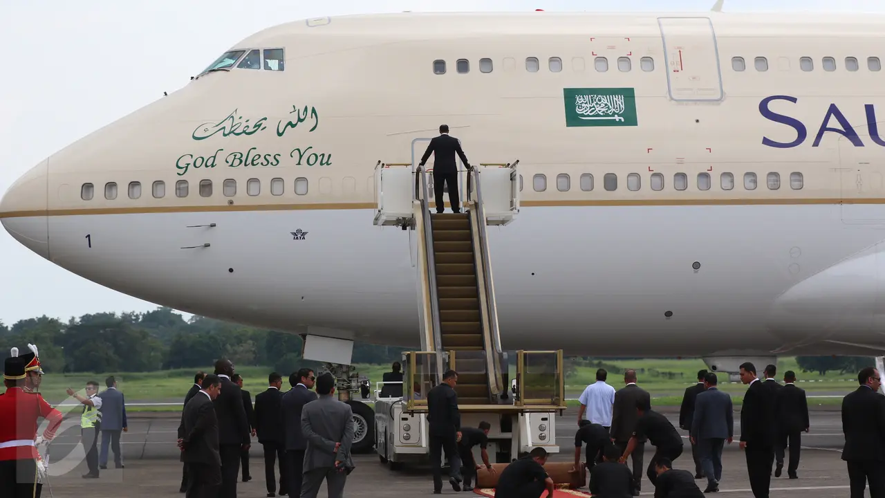 Penampakan Pesawat Kerajaan Arab Saudi Saat Tiba di Halim