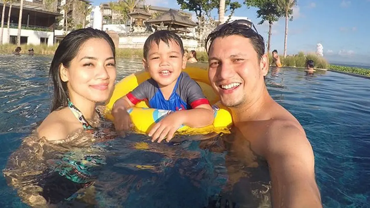 Titi Kamal dan Christian Sugiono