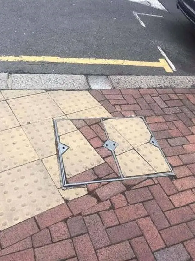 6 Potret Paving di Trotoar Jalan Ini Nyeleneh, Bikin Geleng Kepala