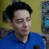 Roger Danuarta mengungkapkan jika selama karirnya ia menjadikan ari wibowo sebagai role modelnya.