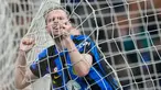Reaksi pemain Inter Milan Reaksi Davy Klaassen saat melawan Lecce pada pertandingan sepak bola Serie A Liga Italia di Stadion San Siro, Milan, Italia, Sabtu (23/12/2023). Inter Milan menang 2-0. (AP Photo/Luca Bruno)