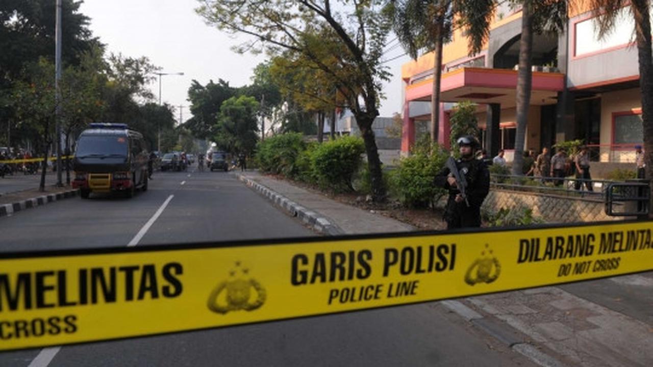 Puslabfor Polri olah TKP ledakan diduga granat di Duren Sawit